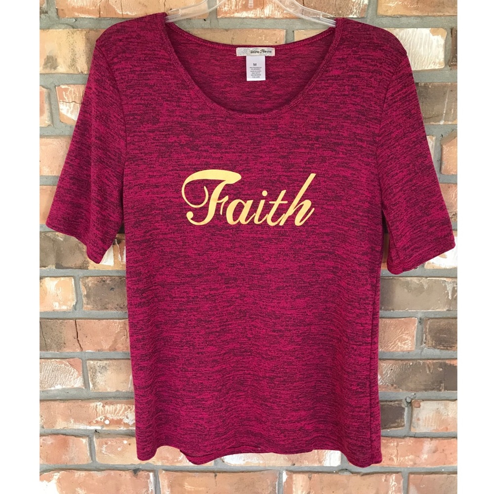 Ultra Teeze Women’s Burgundy Short Sleeve Graphic Top Size Medium
